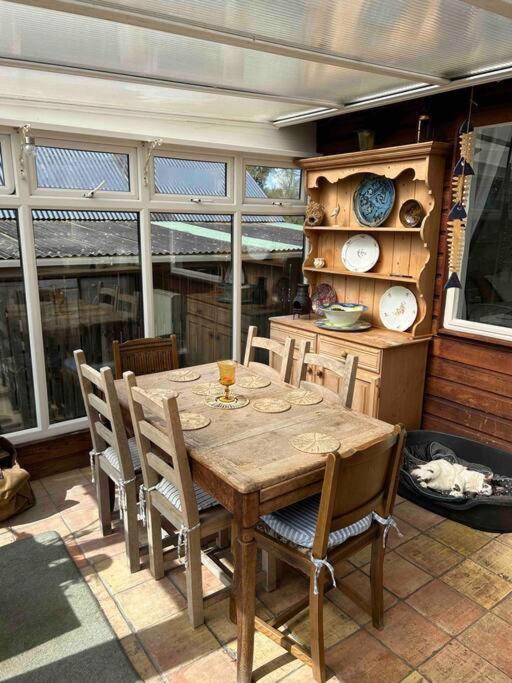 Wooden Cottage With Lake View Enniskillen Esterno foto