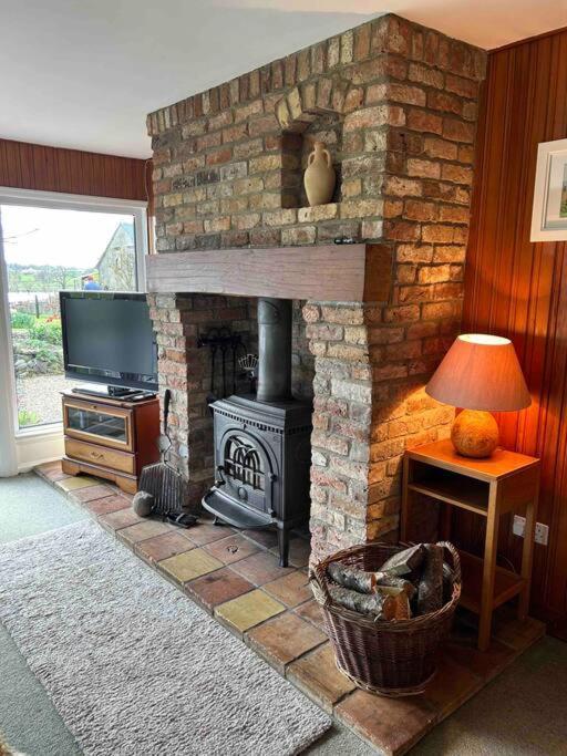 Wooden Cottage With Lake View Enniskillen Esterno foto
