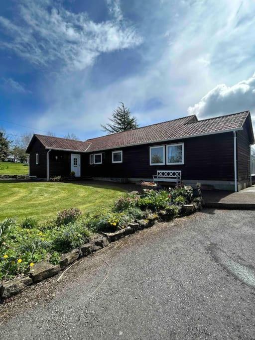 Wooden Cottage With Lake View Enniskillen Esterno foto