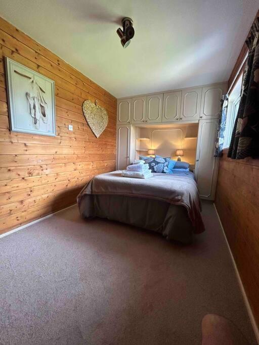 Wooden Cottage With Lake View Enniskillen Esterno foto
